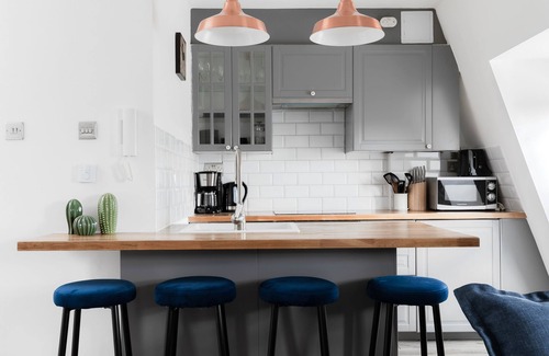 Harrow Road Apartment | Wonderful One Bedroom Apartment near Portobello Rd