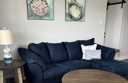 Misquamicut Condo | Wonderful One Bedroom Pond View Unit One Block From Misquamicut Beach