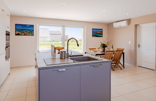Bretteville-sur-Ay House | Wonderful private villa for 4 guests with WIFI, TV, terrace and parking