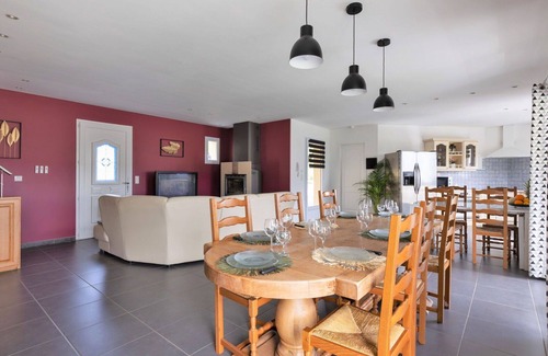 Saint-Martin-de-Seignanx House | Wonderful private villa for 8 guests with WIFI, pool, A/C, TV and terrace