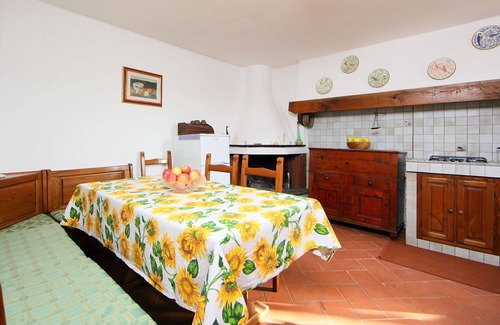 Pieve a Presciano Villa | Wonderful private villa with WIFI, private pool, TV, patio, pets allowed and panoramic view