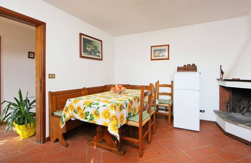 Pieve a Presciano Villa | Wonderful private villa with WIFI, private pool, TV, patio, pets allowed and panoramic view