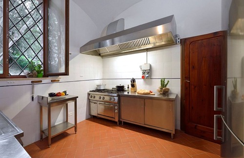 Torrita di Siena Villa | Wonderful private villa with WIFI, A/C, hot tub, private pool, TV, patio, close to Montepulciano
