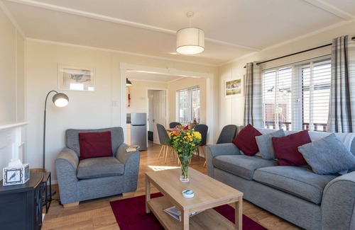 Cullachie House | Wonderful private villa for 4 guests with WIFI, TV, patio, pets allowed, panoramic view and park.