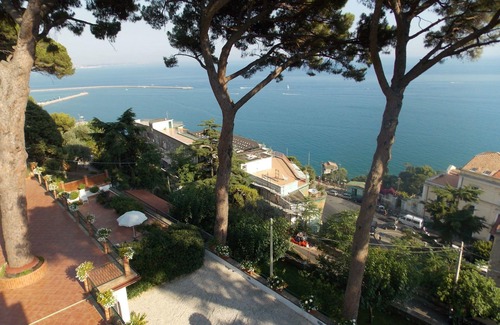 Vietri sul Mare House | Wonderful private villa with WIFI, TV, terrace, panoramic view and parking, close to Amalfi