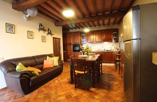 Loro Ciuffenna Villa | Wonderful private villa with WIFI, private pool, TV, pets allowed and parking, close to Arezzo
