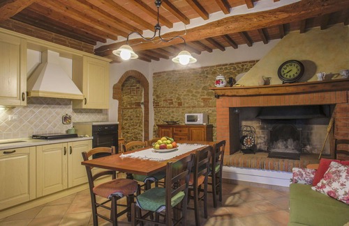 San Miniato House | Wonderful private villa for 9 people with WIFI, private pool, TV, patio and parking