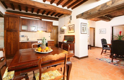 Sansepolcro Villa | Wonderful private villa with WIFI, private pool, hot tub, TV, patio, pets allowed and parking