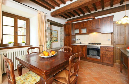 Sansepolcro Villa | Wonderful private villa with WIFI, private pool, hot tub, TV, patio, pets allowed and parking