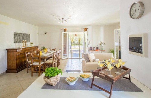 Specchiolla Villa | Wonderful private villa for 9 guests with A/C, WIFI, TV and veranda, close to Ostuni