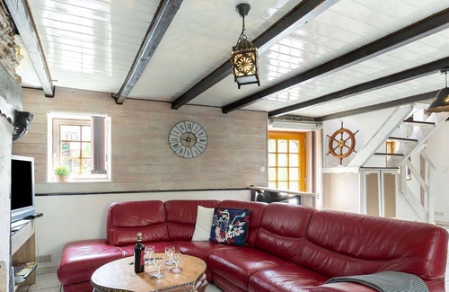 Hanvec House | Wonderful private villa for 4 guests with TV, terrace, pets allowed and parking