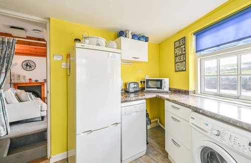 Portmellon House | Wonderful private villa for 4 guests with WIFI, TV, patio and pets allowed