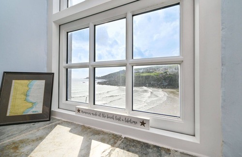 Portmellon House | Wonderful private villa for 4 guests with WIFI, TV, patio and pets allowed