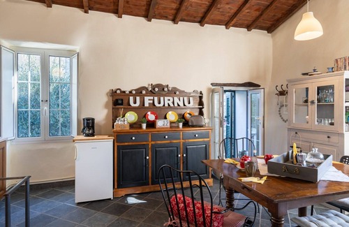 Chiusavecchia House | Wonderful private villa for 2 people with terrace and parking