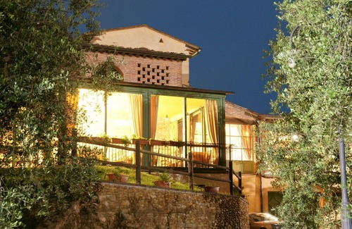 Montecarlo Villa | Wonderful private villa with A/C, private pool, WIFI, TV, terrace, pets allowed and parking