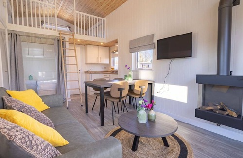 IJhorst House | Wonderful private villa for 4 guests with WIFI, pool, TV and terrace