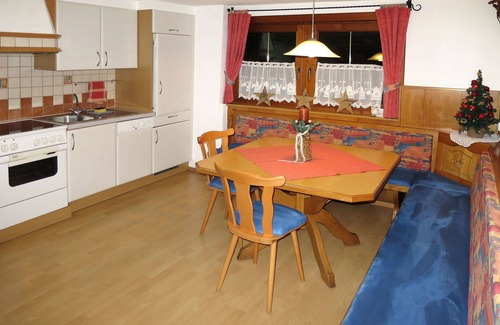 Distelberg House | Wonderful private villa for 8 people with pool, WIFI, TV, patio and parking