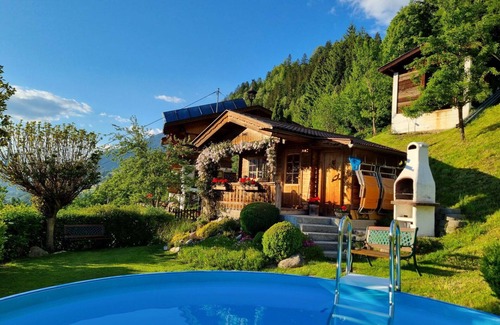 Distelberg House | Wonderful private villa for 8 people with pool, WIFI, TV, patio and parking