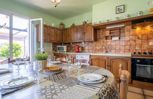 Arcangues House | Wonderful private villa for 8 people with WIFI, private pool, TV, terrace, pets allowed and park.