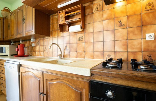 Arcangues House | Wonderful private villa for 8 people with WIFI, private pool, TV, terrace, pets allowed and park.