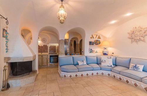 Cannigione House | Wonderful private villa for 8 guests with WIFI, A/C, TV, patio and pets allowed
