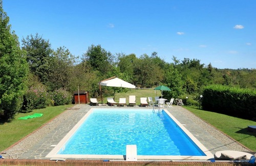 Capriglio House | Wonderful private villa for 10 people with private pool, WIFI, TV, terrace, pets allowed and par.