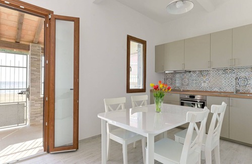 Follonica House | Wonderful private villa for 6 guests with A/C, WIFI, balcony and pets allowed