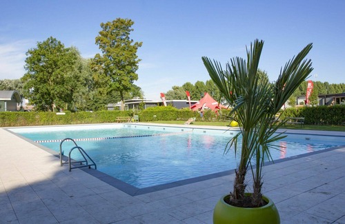 Dordtse Biesbosch House | Wonderful private villa for 4 guests with WIFI, pool, TV, terrace and parking