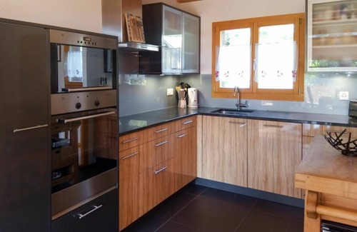 Leytron House | Wonderful private villa for 8 guests with WIFI, TV, terrace and parking