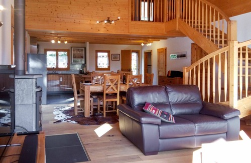 Leytron House | Wonderful private villa for 8 guests with WIFI, TV, terrace and parking