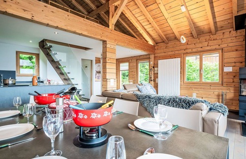 Ovronnaz House | Wonderful private villa for 8 guests with WIFI, TV, terrace, panoramic view and parking