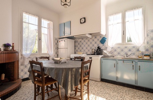Montauriol House | Wonderful private villa for 7 guests with TV and terrace