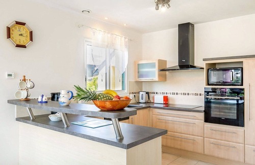 Kerlouet House | Wonderful private villa for 6 guests with TV and terrace
