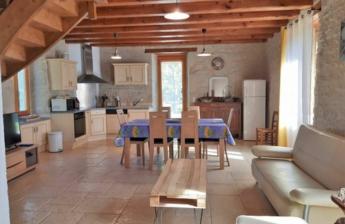 Pontcirq Villa | Wonderful private villa for 6 guests with WIFI, private pool, TV, terrace, pets allowed and park.