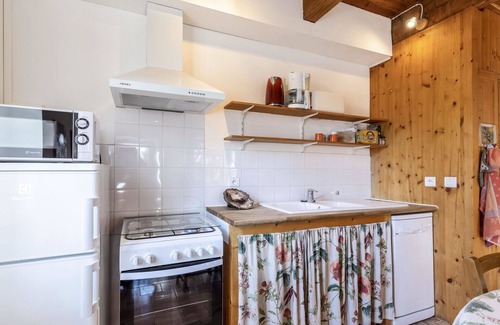 Verfeuil House | Wonderful private villa for 4 people with terrace and pets allowed