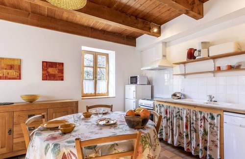 Verfeuil House | Wonderful private villa for 4 people with terrace and pets allowed