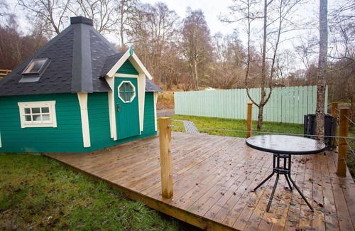 Glen Urquhart House | Wonderful private villa for 3 people with TV, patio and parking