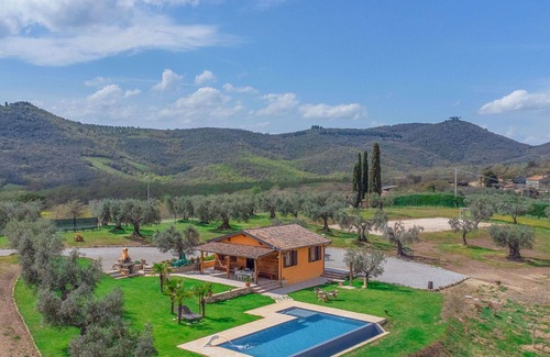 Panicale House | Wonderful private villa for 4 people with A/C, private pool, WIFI, TV, balcony and parking