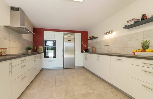 Valreas House | Wonderful private villa for 15 guests with A/C, WIFI, private pool, TV, terrace and parking