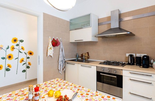 Alassio Villa | Wonderful private villa for 6 guests with WIFI, pets allowed and parking