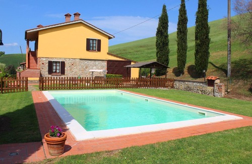 Volterra Villa | Wonderful private villa with private pool, WIFI, TV, pets allowed, parking, close to San Gimignano