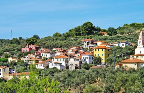 Diano San Pietro House | Wonderful private villa for 4 people with TV, terrace, pets allowed and parking