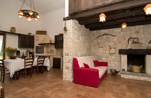 San Lupo House | Wonderful private villa with A/C, WIFI, private pool, TV, patio, pets allowed and panoramic view