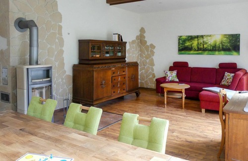 Murchin House | Wonderful private villa for 6 people with WIFI, TV, terrace and parking