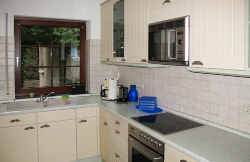 Murchin House | Wonderful private villa for 6 people with WIFI, TV, terrace and parking