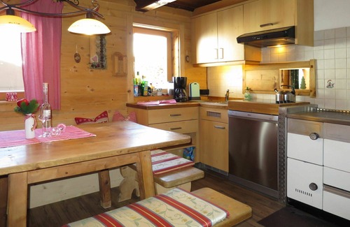 Hippach House | Wonderful private villa for 13 people with WIFI, TV, terrace, pets allowed and parking