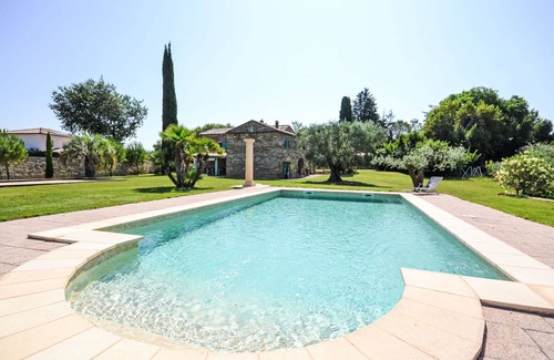Mons House | Wonderful private villa for 7 people with pool, WIFI, A/C, TV, patio and parking