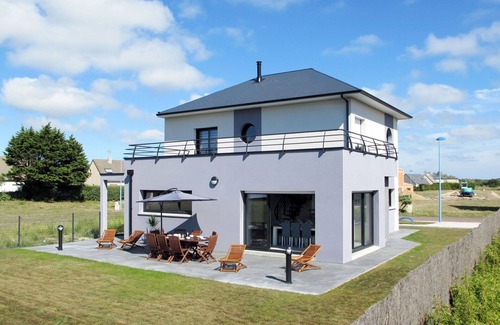 Pirou House | Wonderful private villa for 10 people with WIFI, TV, terrace, pets allowed and parking