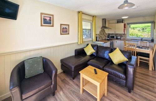 Fivelanes House | Wonderful private villa for 4 people with hot tub, WIFI, TV and patio