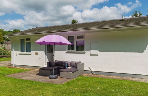 Liskeard House | Wonderful private villa for 4 people with WIFI, TV and patio